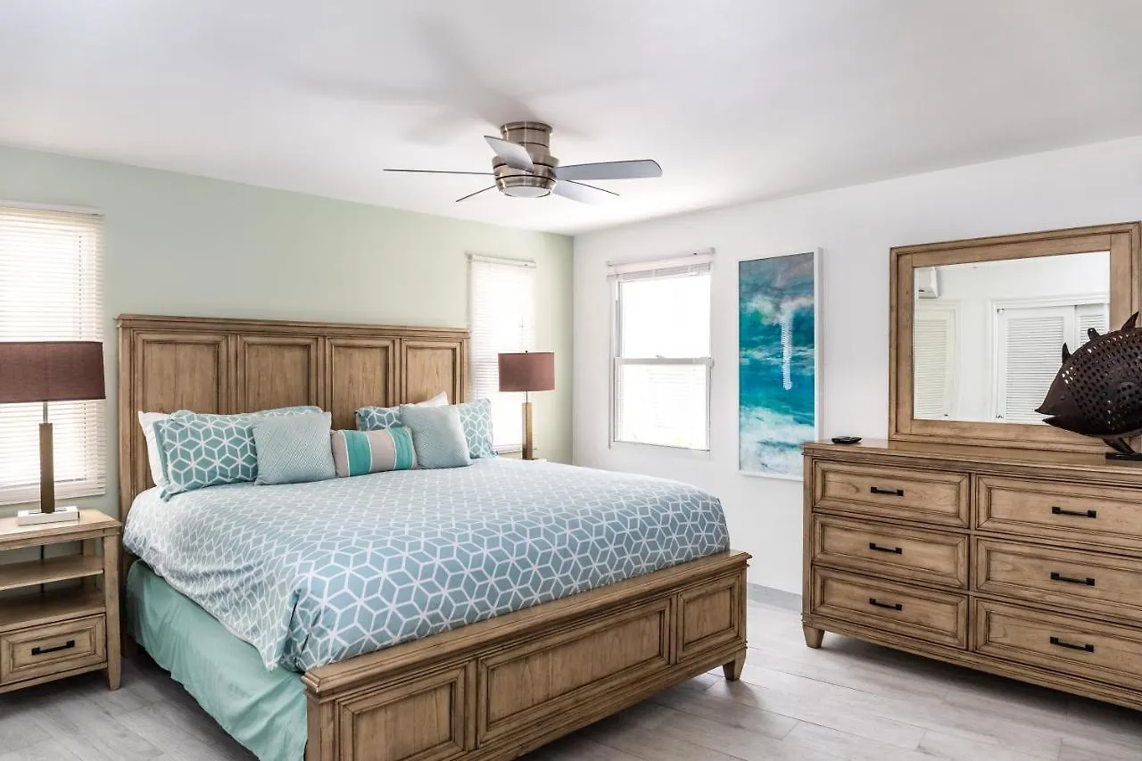 Resort Coral Gardens On Grace Bay Hotel